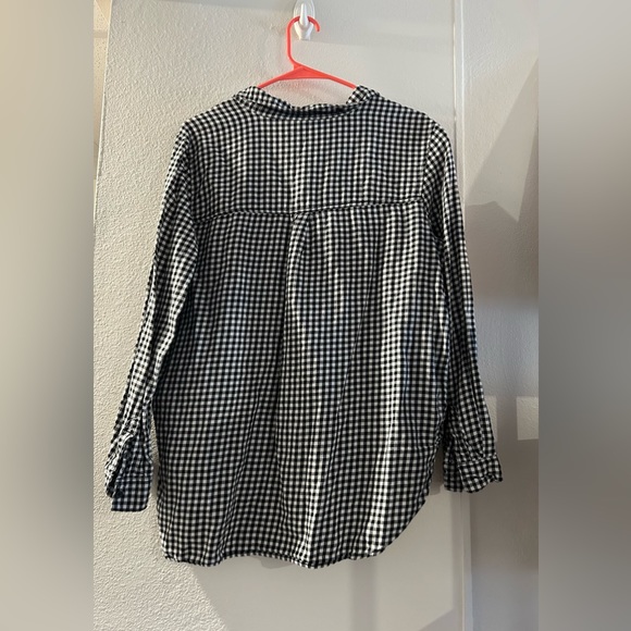 H&M black and white gingham button down top - Picture 2 of 3